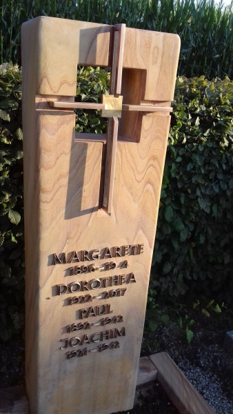 Sandstein und Bronze